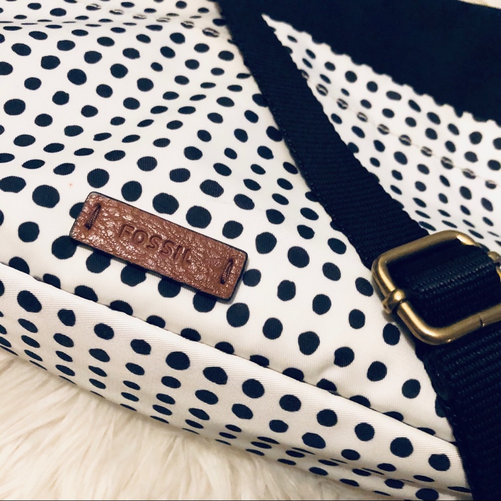 Fossil Crossbody Like New Condition - image 2